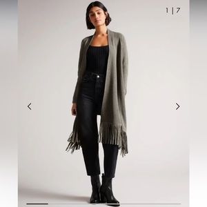 Ted Baker cardigan Fllorie
Oversized Fringed Cardigan